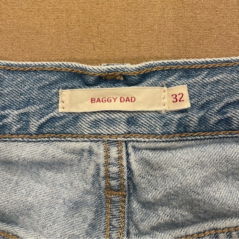 Women’s Levi’s Premium Baggy Dad Jeans Light Wash Distressed Size 32 - Picture 9 of 16